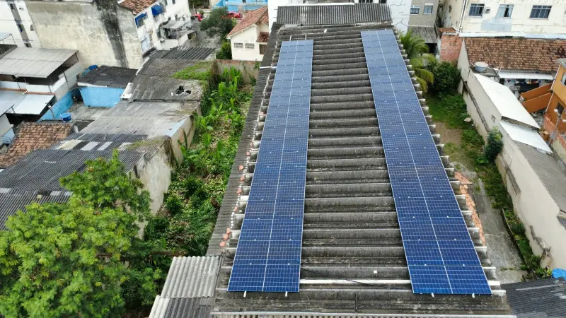 Sistema on-grid de 25,42 kWp com 41 placas em Irajá, visto de drone